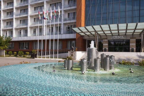 Chinar Hotel &amp; Spa Naftalan