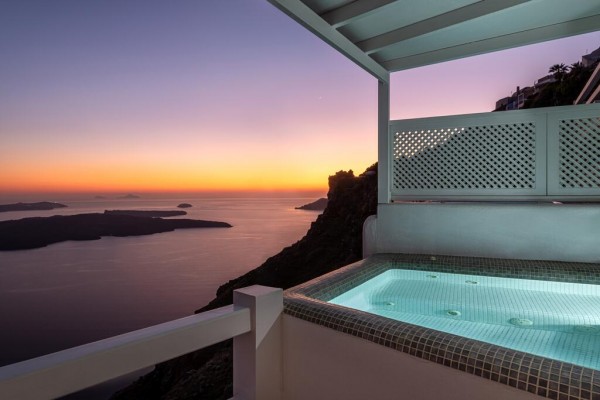 Aqua Luxury Suites Santorini