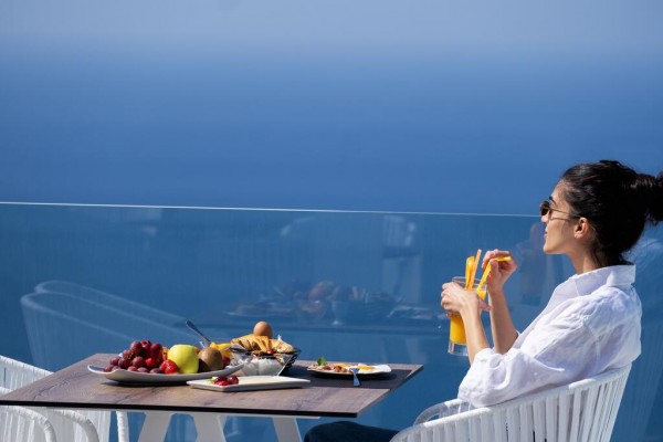 Lilium Santorini Villa